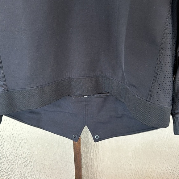 Men’s Lululemon LAB Tail Lite 1/2 Zip Pullover size Large - Picture 2 of 6